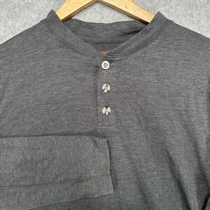 Venado Mens Dark Gray Henley Long Sleeve Shirt Size Medium Designed in USA NEW